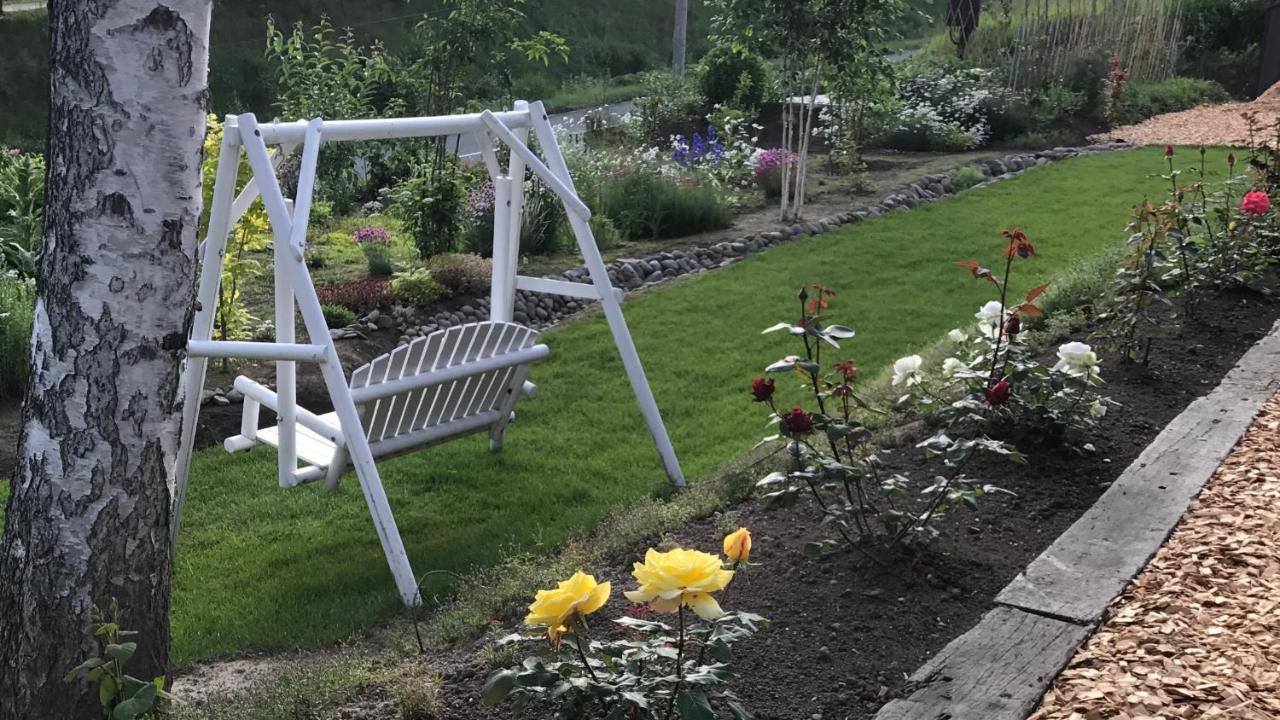 Ritz Garden Niji Guest House Бией Екстериор снимка